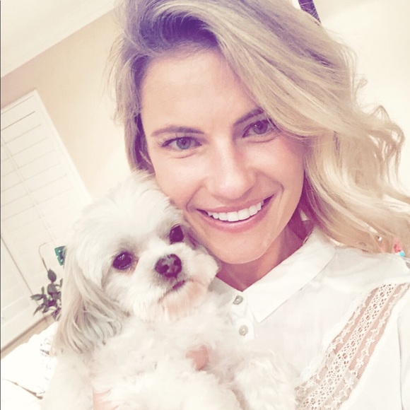 Meet your Posher, Caroline - Picture 2 of 4